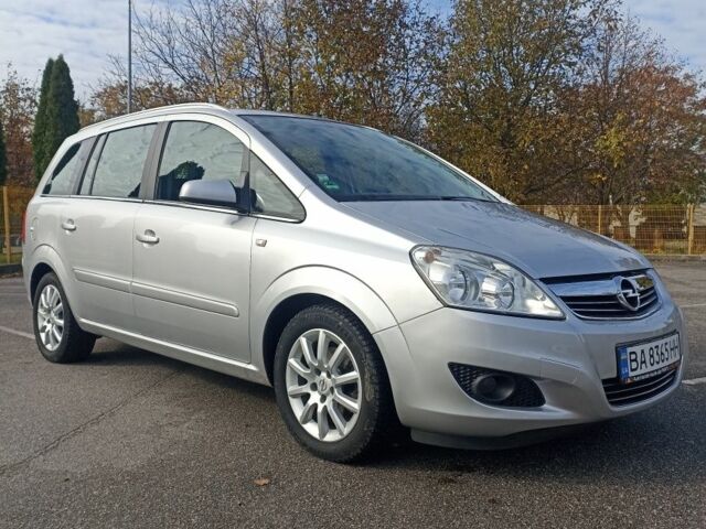 Серый Опель Зафира, объемом двигателя 1.6 л и пробегом 177 тыс. км за 6300 $, фото 1 на Automoto.ua