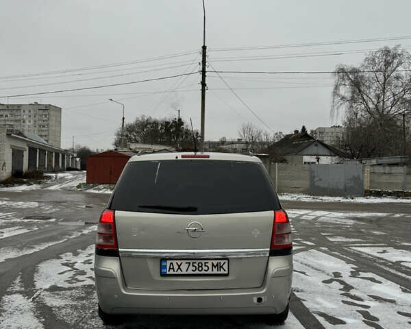 Сірий Опель Зафіра, об'ємом двигуна 1.8 л та пробігом 226 тис. км за 4200 $, фото 5 на Automoto.ua