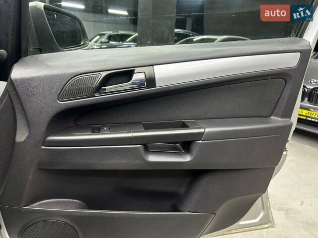 Серый Опель Зафира, объемом двигателя 1.8 л и пробегом 263 тыс. км за 6500 $, фото 20 на Automoto.ua