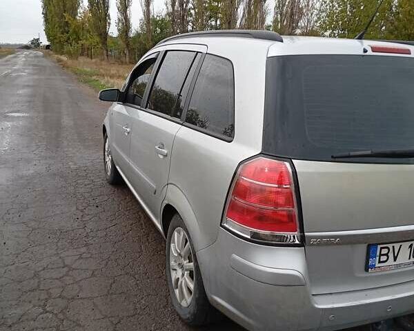 Серый Опель Зафира, объемом двигателя 1.9 л и пробегом 300 тыс. км за 3000 $, фото 4 на Automoto.ua