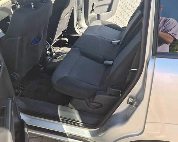 Сірий Опель Зафіра, об'ємом двигуна 1.6 л та пробігом 305 тис. км за 5450 $, фото 4 на Automoto.ua