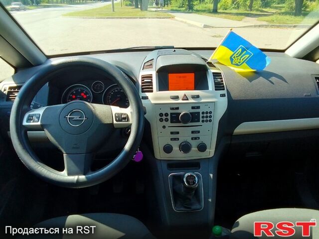 Серый Опель Зафира, объемом двигателя 1.6 л и пробегом 220 тыс. км за 6200 $, фото 6 на Automoto.ua