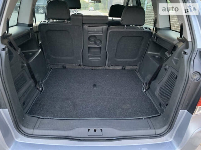 Серый Опель Зафира, объемом двигателя 1.6 л и пробегом 202 тыс. км за 6200 $, фото 13 на Automoto.ua