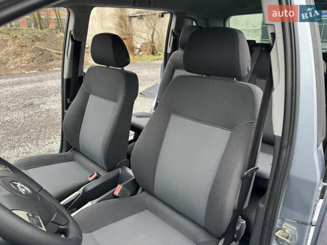 Серый Опель Зафира, объемом двигателя 1.91 л и пробегом 176 тыс. км за 6500 $, фото 30 на Automoto.ua