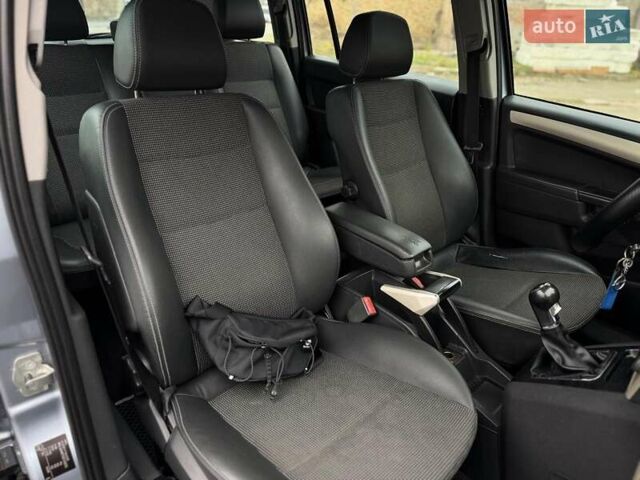 Серый Опель Зафира, объемом двигателя 1.9 л и пробегом 345 тыс. км за 6590 $, фото 40 на Automoto.ua