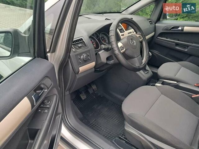 Серый Опель Зафира, объемом двигателя 1.8 л и пробегом 218 тыс. км за 5850 $, фото 66 на Automoto.ua