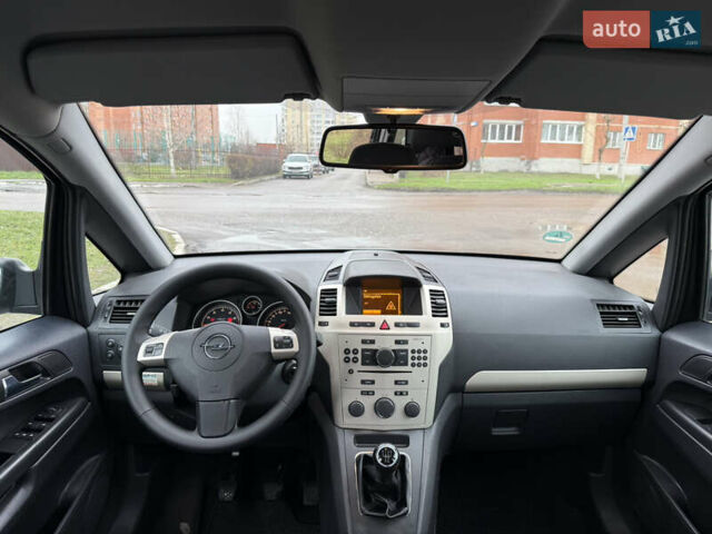 Сірий Опель Зафіра, об'ємом двигуна 1.8 л та пробігом 191 тис. км за 6700 $, фото 9 на Automoto.ua