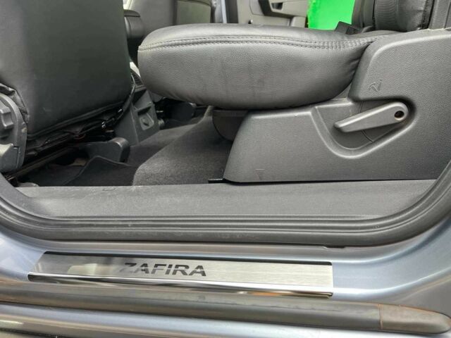 Серый Опель Зафира, объемом двигателя 1.6 л и пробегом 140 тыс. км за 7620 $, фото 17 на Automoto.ua