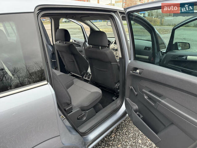 Серый Опель Зафира, объемом двигателя 1.91 л и пробегом 176 тыс. км за 6500 $, фото 38 на Automoto.ua