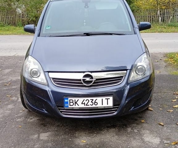 Опель Зафира 2008 в Дубно на Automoto.ua Серый Опель Зафира, объемом двигателя 1.7 л и пробегом 217 тыс. км за 4999 $, фото 1 на Automoto.ua
