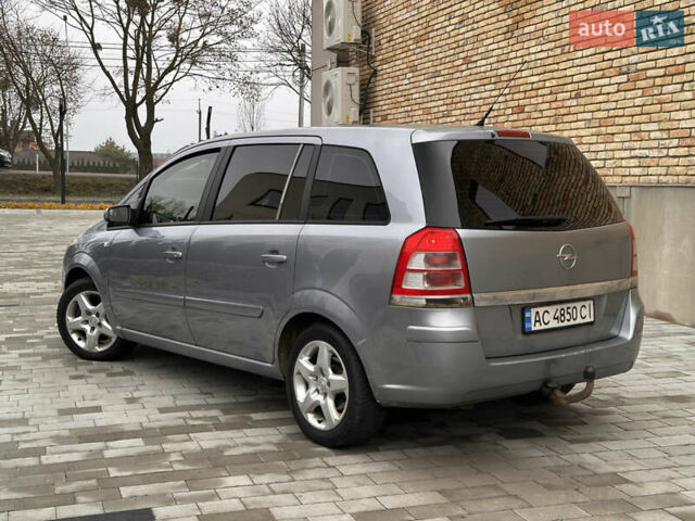 Серый Опель Зафира, объемом двигателя 1.69 л и пробегом 280 тыс. км за 4200 $, фото 8 на Automoto.ua