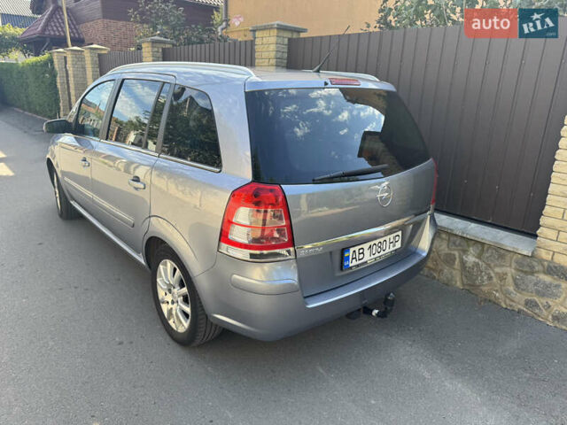 Серый Опель Зафира, объемом двигателя 1.8 л и пробегом 220 тыс. км за 6500 $, фото 2 на Automoto.ua
