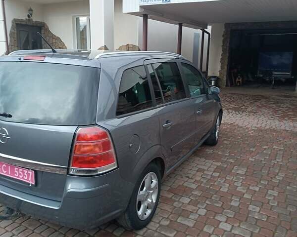 Серый Опель Зафира, объемом двигателя 1.8 л и пробегом 268 тыс. км за 5550 $, фото 5 на Automoto.ua