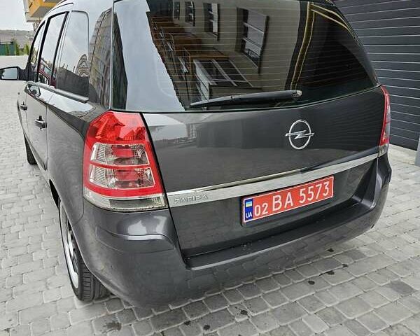 Серый Опель Зафира, объемом двигателя 1.8 л и пробегом 203 тыс. км за 6400 $, фото 5 на Automoto.ua