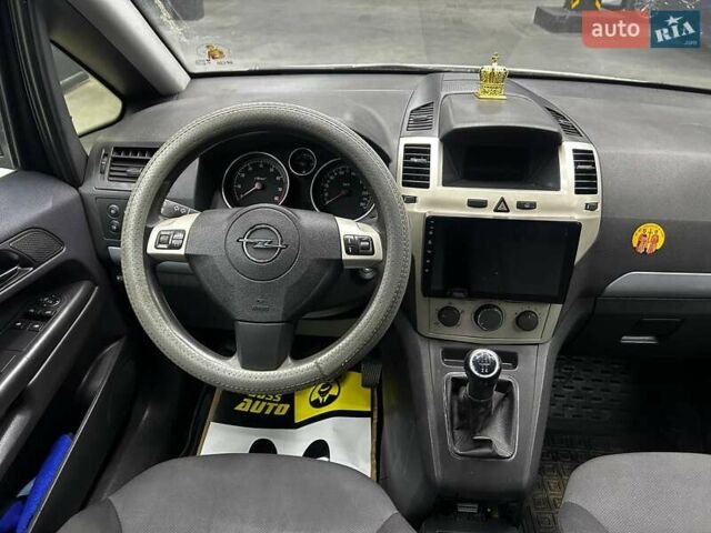 Серый Опель Зафира, объемом двигателя 1.8 л и пробегом 263 тыс. км за 6500 $, фото 15 на Automoto.ua