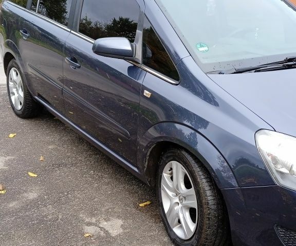 Опель Зафира 2008 в Дубно на Automoto.ua Серый Опель Зафира, объемом двигателя 1.7 л и пробегом 217 тыс. км за 4999 $, фото 4 на Automoto.ua