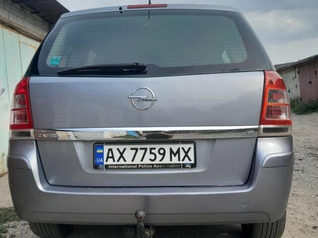 Серый Опель Зафира, объемом двигателя 1.6 л и пробегом 230 тыс. км за 6000 $, фото 4 на Automoto.ua