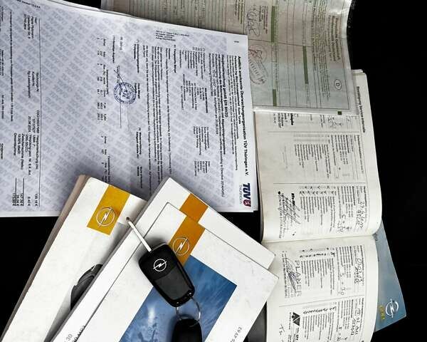 Серый Опель Зафира, объемом двигателя 1.6 л и пробегом 149 тыс. км за 5750 $, фото 111 на Automoto.ua