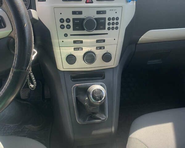 Сірий Опель Зафіра, об'ємом двигуна 1.6 л та пробігом 220 тис. км за 5000 $, фото 10 на Automoto.ua