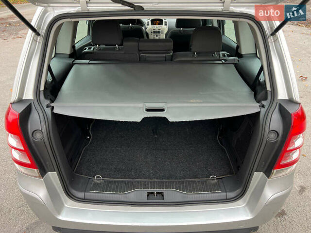 Опель Зафира 2008 в Житомире на Automoto.ua Серый Опель Зафира, объемом двигателя 1.8 л и пробегом 228 тыс. км за 5650 $, фото 20 на Automoto.ua