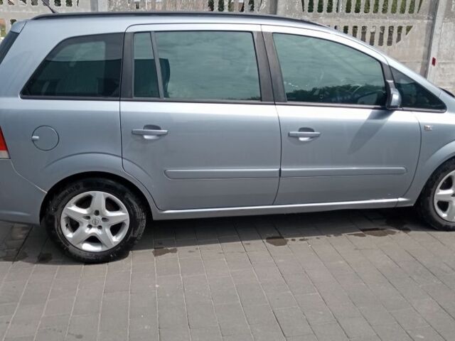 Опель Зафира 2008 в Костополе на Automoto.ua Серый Опель Зафира, объемом двигателя 0 л и пробегом 252 тыс. км за 5000 $, фото 2 на Automoto.ua