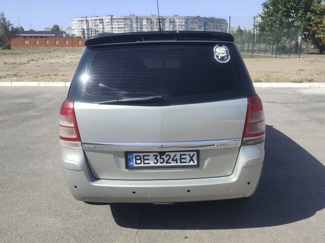 Серый Опель Зафира, объемом двигателя 1.8 л и пробегом 23 тыс. км за 6000 $, фото 3 на Automoto.ua