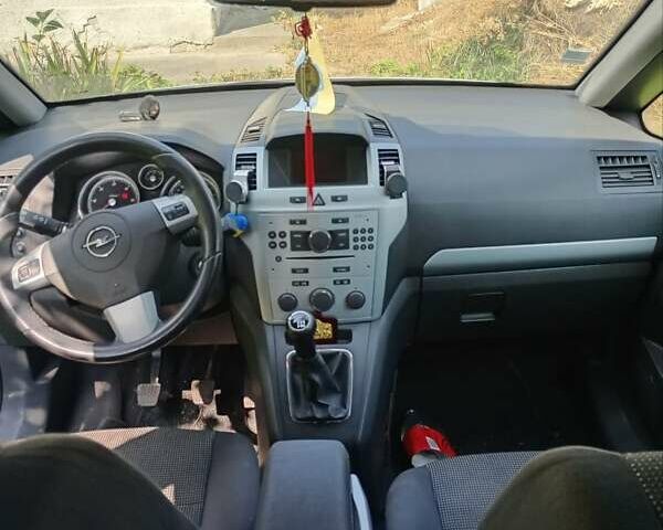 Серый Опель Зафира, объемом двигателя 1.91 л и пробегом 218 тыс. км за 6700 $, фото 1 на Automoto.ua