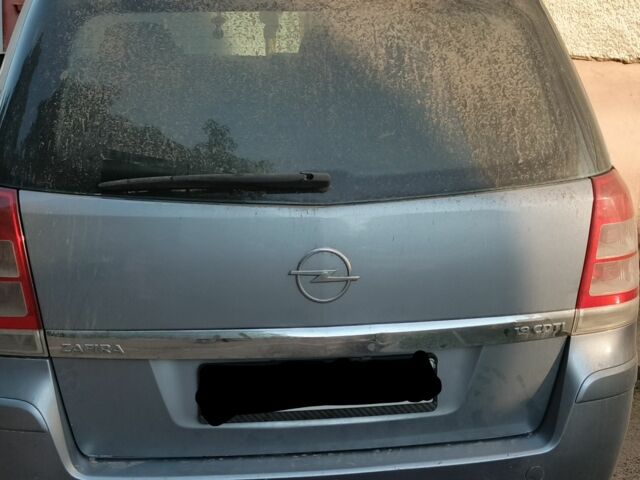 Серый Опель Зафира, объемом двигателя 0 л и пробегом 341 тыс. км за 3100 $, фото 3 на Automoto.ua