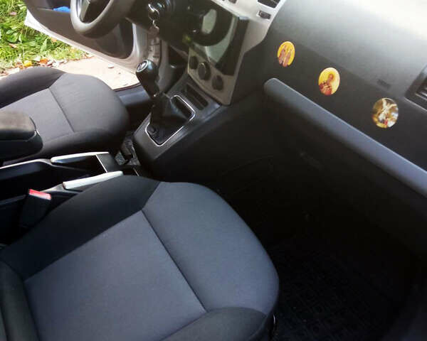 Опель Зафира 2008 в Черновцах на Automoto.ua Серый Опель Зафира, объемом двигателя 1.8 л и пробегом 263 тыс. км за 6082 $, фото 16 на Automoto.ua