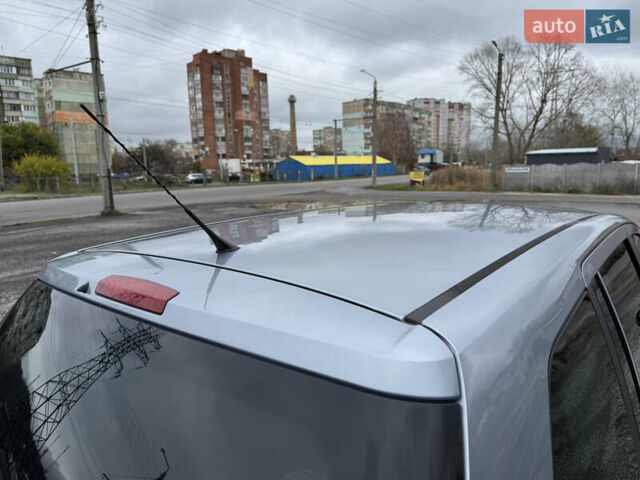 Серый Опель Зафира, объемом двигателя 1.91 л и пробегом 176 тыс. км за 6500 $, фото 13 на Automoto.ua