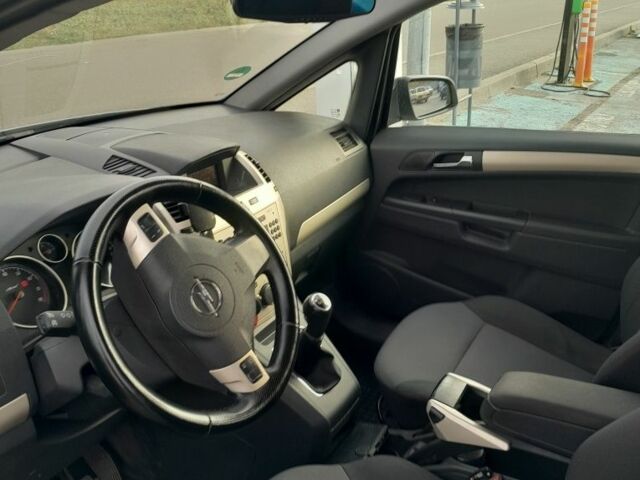 Сірий Опель Зафіра, об'ємом двигуна 1.6 л та пробігом 234 тис. км за 6200 $, фото 2 на Automoto.ua