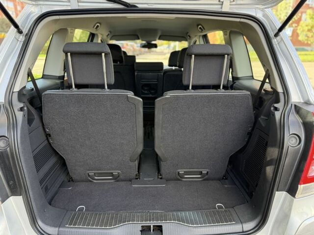 Опель Зафира 2008 в Борисполе на Automoto.ua Серый Опель Зафира, объемом двигателя 1.6 л и пробегом 223 тыс. км за 6600 $, фото 16 на Automoto.ua