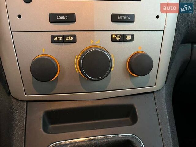 Серый Опель Зафира, объемом двигателя 1.9 л и пробегом 287 тыс. км за 2700 $, фото 12 на Automoto.ua