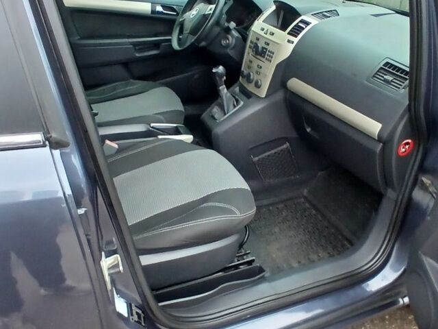 Сірий Опель Зафіра, об'ємом двигуна 1.8 л та пробігом 234 тис. км за 5999 $, фото 11 на Automoto.ua