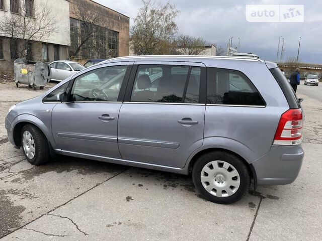 Серый Опель Зафира, объемом двигателя 1.6 л и пробегом 202 тыс. км за 6200 $, фото 10 на Automoto.ua