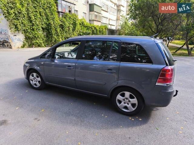 Серый Опель Зафира, объемом двигателя 1.8 л и пробегом 270 тыс. км за 5000 $, фото 5 на Automoto.ua