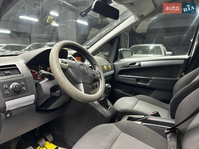 Серый Опель Зафира, объемом двигателя 1.8 л и пробегом 263 тыс. км за 6500 $, фото 13 на Automoto.ua