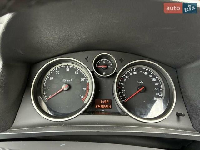 Серый Опель Зафира, объемом двигателя 1.6 л и пробегом 249 тыс. км за 6150 $, фото 18 на Automoto.ua