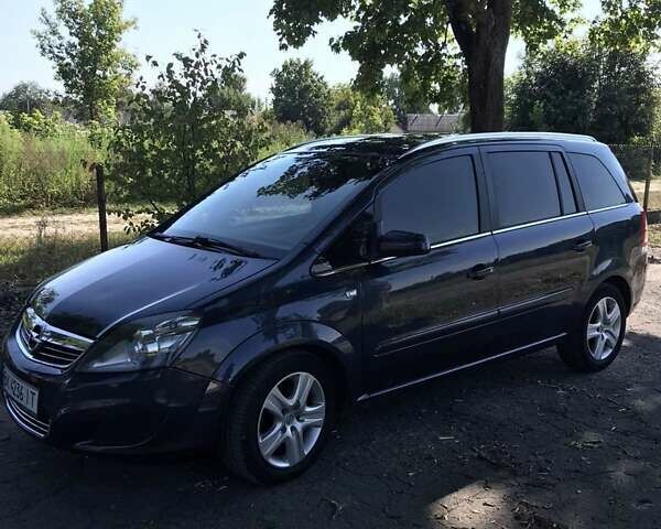 Серый Опель Зафира, объемом двигателя 1.69 л и пробегом 212 тыс. км за 5500 $, фото 6 на Automoto.ua