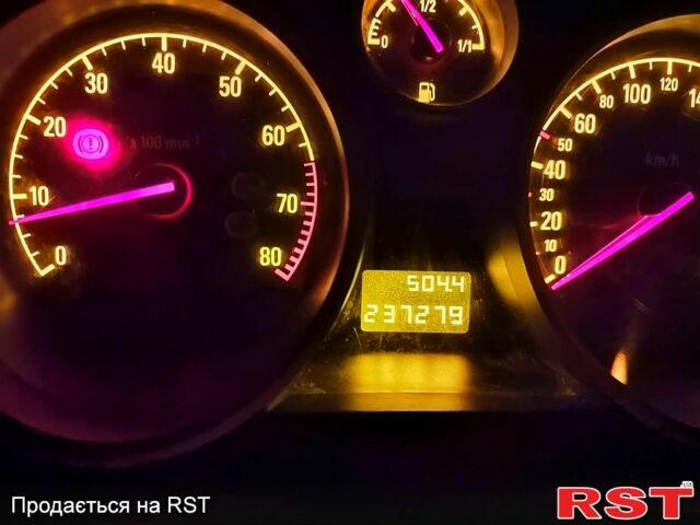 Серый Опель Зафира, объемом двигателя 1.6 л и пробегом 237 тыс. км за 6200 $, фото 11 на Automoto.ua