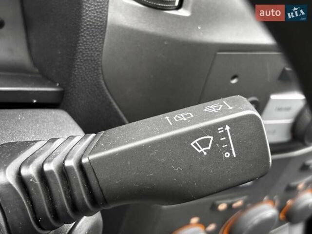 Серый Опель Зафира, объемом двигателя 1.6 л и пробегом 149 тыс. км за 5750 $, фото 107 на Automoto.ua