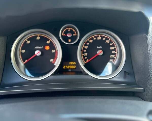 Серый Опель Зафира, объемом двигателя 1.69 л и пробегом 272 тыс. км за 5800 $, фото 15 на Automoto.ua