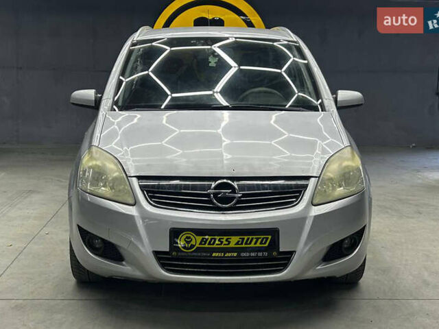 Серый Опель Зафира, объемом двигателя 1.8 л и пробегом 263 тыс. км за 6500 $, фото 1 на Automoto.ua