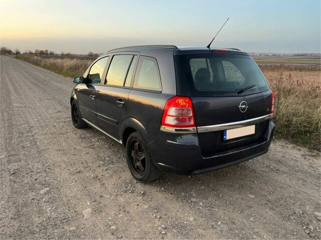 Серый Опель Зафира, объемом двигателя 1.9 л и пробегом 281 тыс. км за 2800 $, фото 2 на Automoto.ua