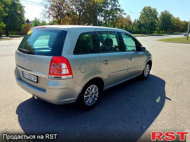 Серый Опель Зафира, объемом двигателя 1.6 л и пробегом 220 тыс. км за 6200 $, фото 3 на Automoto.ua