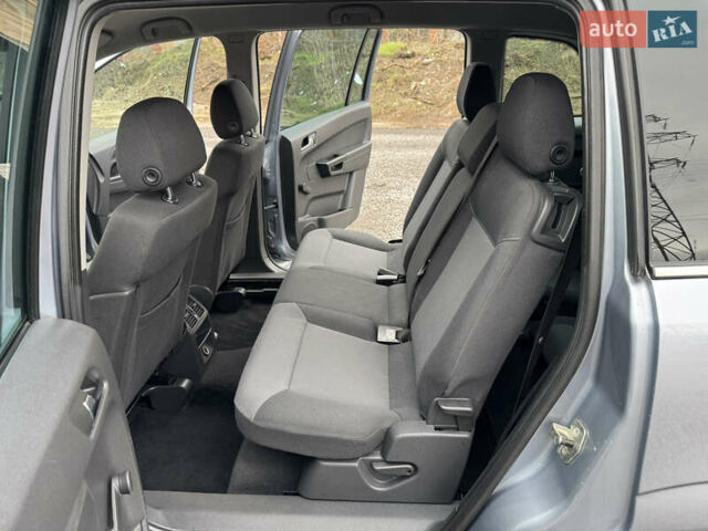 Серый Опель Зафира, объемом двигателя 1.91 л и пробегом 176 тыс. км за 6500 $, фото 35 на Automoto.ua