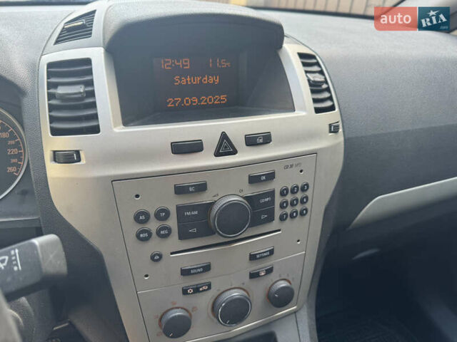 Серый Опель Зафира, объемом двигателя 1.8 л и пробегом 220 тыс. км за 6500 $, фото 7 на Automoto.ua