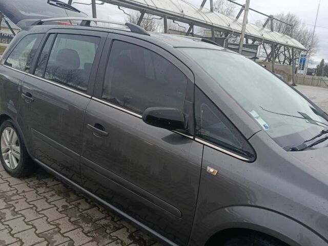 Серый Опель Зафира, объемом двигателя 1.9 л и пробегом 25 тыс. км за 5700 $, фото 3 на Automoto.ua