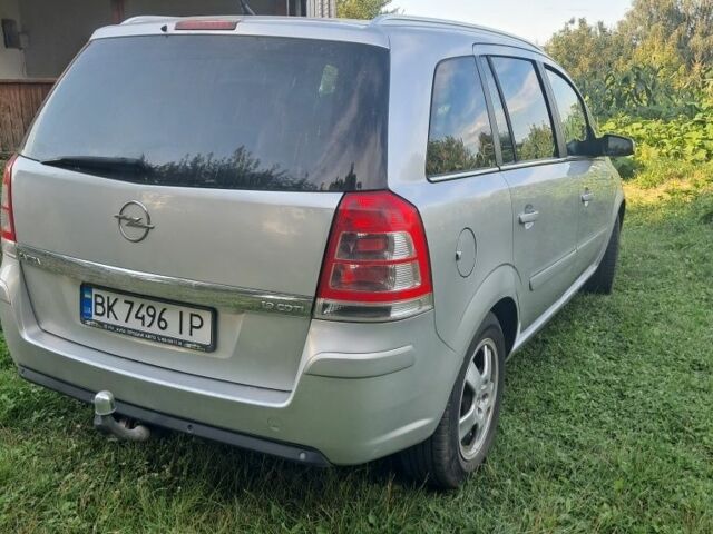 Сірий Опель Зафіра, об'ємом двигуна 1.9 л та пробігом 260 тис. км за 5300 $, фото 3 на Automoto.ua
