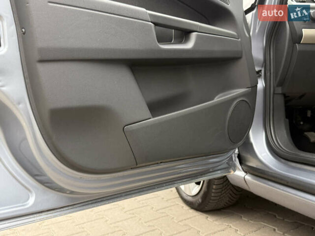 Серый Опель Зафира, объемом двигателя 1.6 л и пробегом 290 тыс. км за 5750 $, фото 17 на Automoto.ua